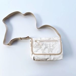 Alviero Martini 1A Classe White Geo Shoulder Bag